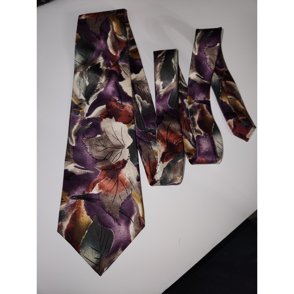 Cambridge Classics by Mervyn's Italian Silk Floral Necktie
